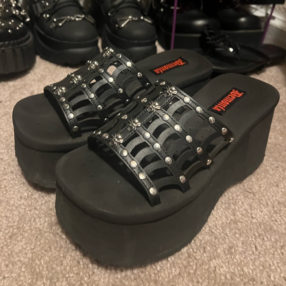 demonia funn-13 sandals🕸️🕷️